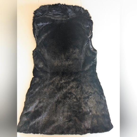 YAYA & CO Faux Fur Vest - Picture 2 of 7